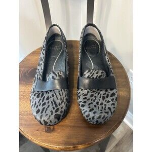Dansko Oksana Womens Shoes Grey Cheetah Hair On Calf Loafer Size 40 US 9 Flats